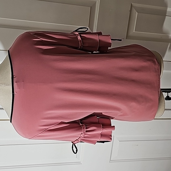 Liz McCoy mauve pink top size medium. Ruffle sleeves black piping - Picture 5 of 7
